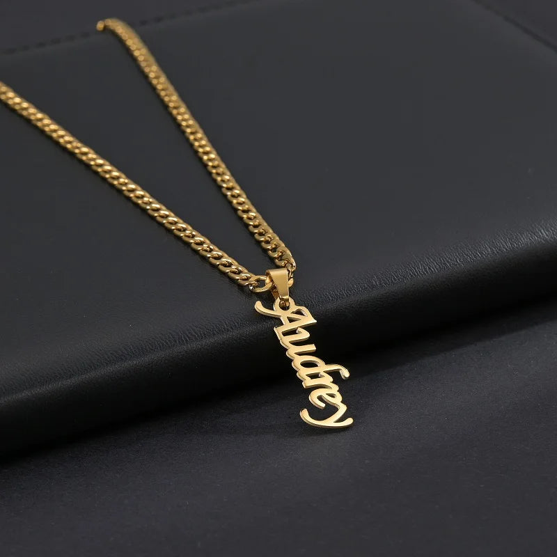 Royal Elegance: Custom Stainless Steel Name Necklace with Crown Pendant & Thick Chain