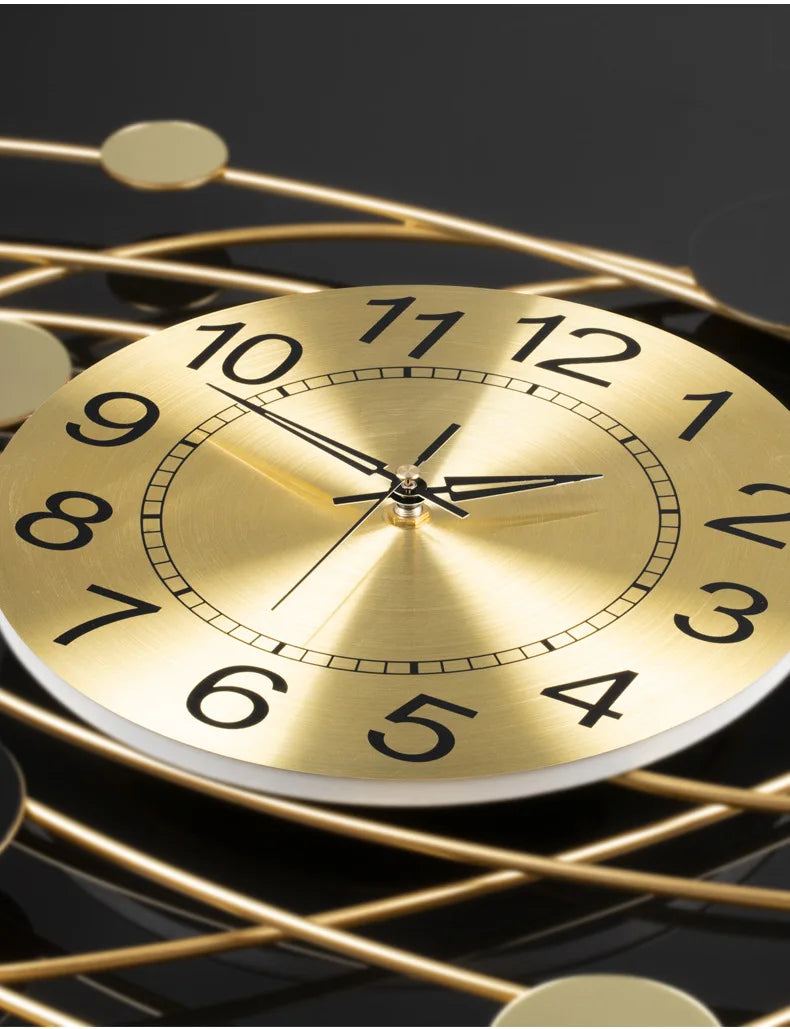 Iron Luxury Hanging Clock High-end Living Room Clock Wall Mounted Creative Restaurant Decoration Silent Clock