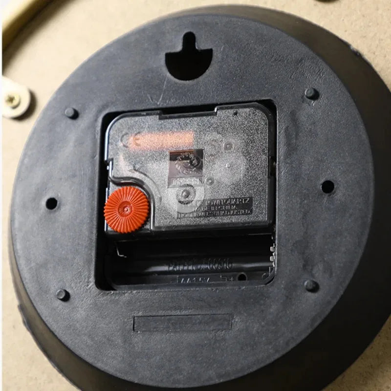 Metal Butterfly Wall Clock Home Fashion Creative Decoration Clock  Silent Sweep Seconds Quartz Watch Personality Wall Watchs