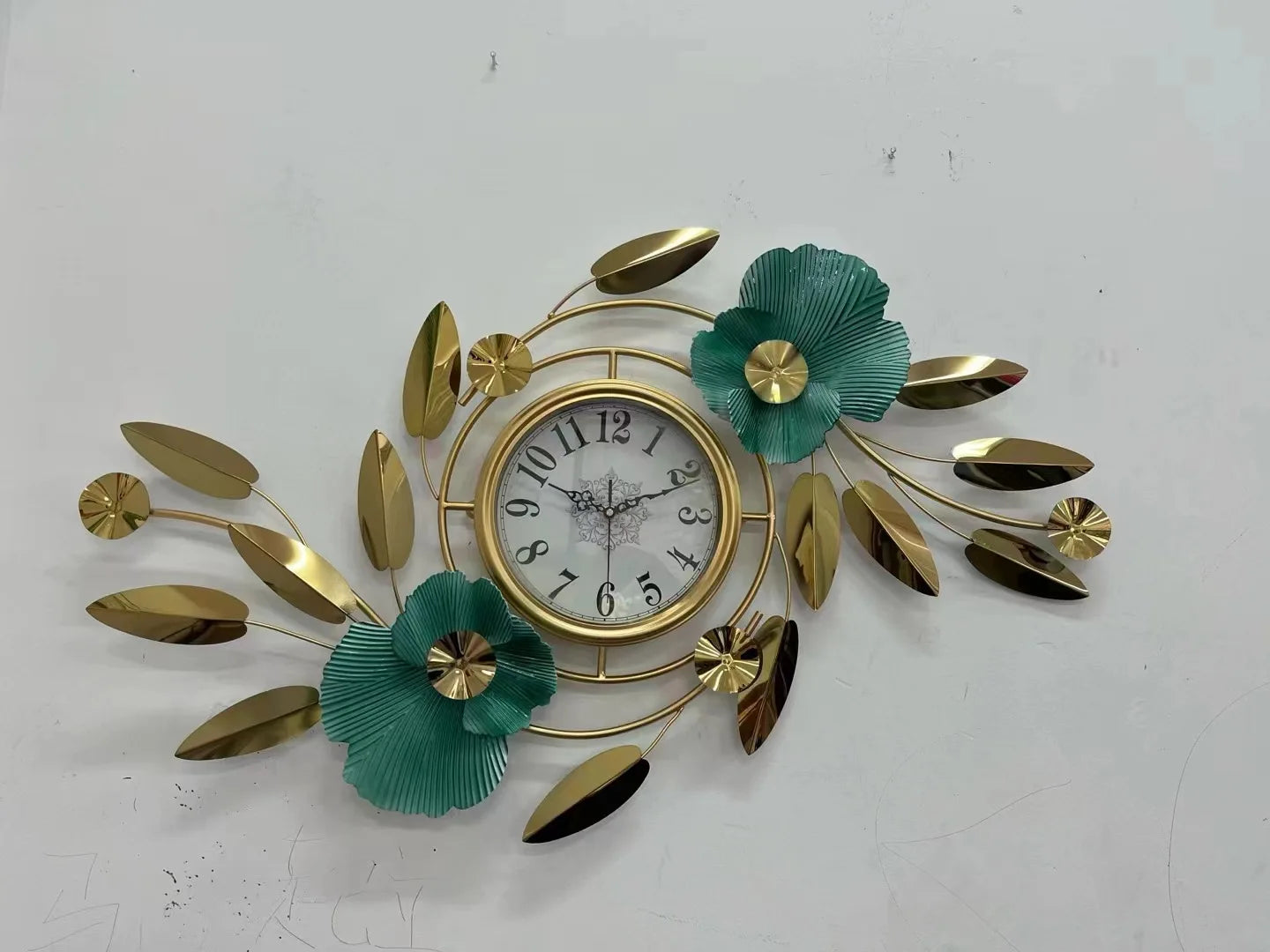 2025 New Large Nordic Fashion Wall Clocks Living Room Modern Quiet Quartz Clock Creative Home Decor Restaurant Background Wall