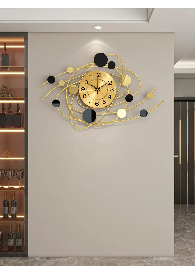 Iron Luxury Hanging Clock High-end Living Room Clock Wall Mounted Creative Restaurant Decoration Silent Clock