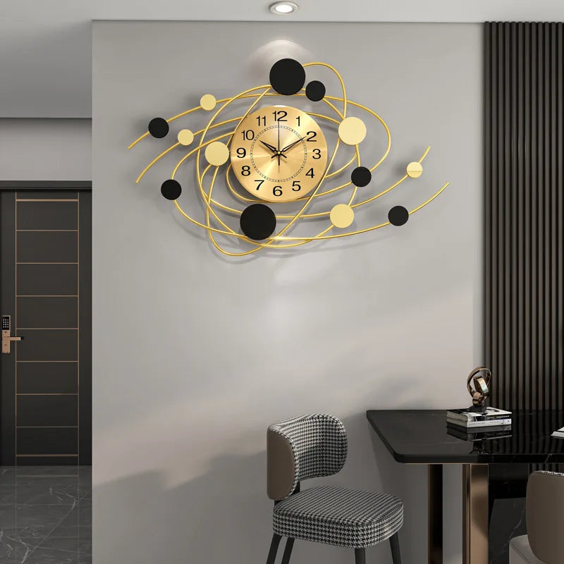 Iron Luxury Hanging Clock High-end Living Room Clock Wall Mounted Creative Restaurant Decoration Silent Clock