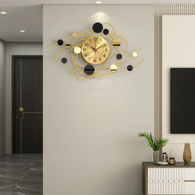 Iron Luxury Hanging Clock High-end Living Room Clock Wall Mounted Creative Restaurant Decoration Silent Clock