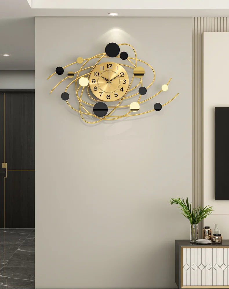 Iron Luxury Hanging Clock High-end Living Room Clock Wall Mounted Creative Restaurant Decoration Silent Clock