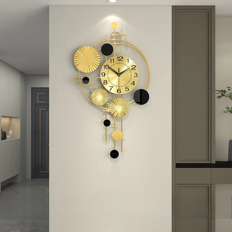 Iron Luxury Hanging Clock High-end Living Room Clock Wall Mounted Creative Restaurant Decoration Silent Clock